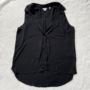 Reitmans Sleeveless  Buttoned-Down Blouse